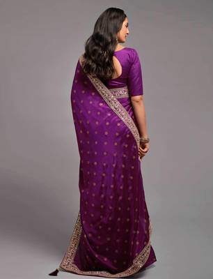 Bandhani Print Chinon Fabric Saree with Embroidery Sequins Lace Border work With Waist Belt 4