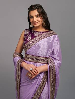 Onion Color Bandhani Print Chinon Fabric Saree with Embroidery Sequins Lace Border work With Waist Belt 2