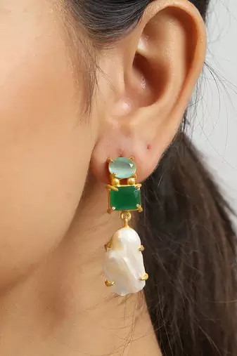 Baroque pearl green monalisa stone earrings