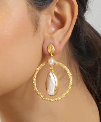 Golden baroque pearl contemporary earrings 2