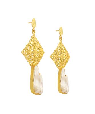 Golden baroque pearl drop earrings 4
