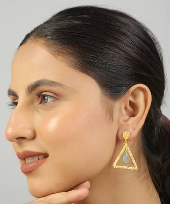 Golden contemporary monalisa stone earrings 3