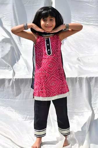 Pink & blue bhandhani kurti set