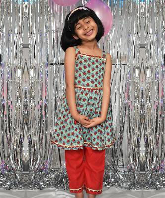 Green & red daisy kurti set 2