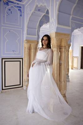   White Hand Embroidered Mukaish Chiffon Saree 3