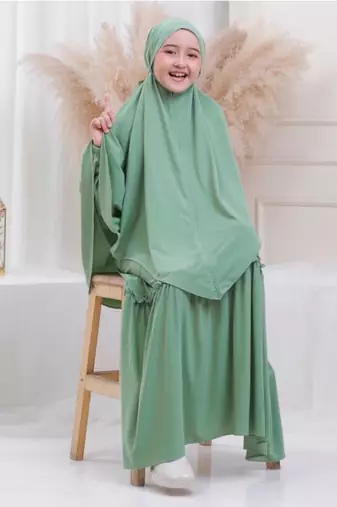 Kids or Children or Girls Abaya or Burqa Beautiful Self Design Green Crepe Islamic Abaya for Kids with Khimar