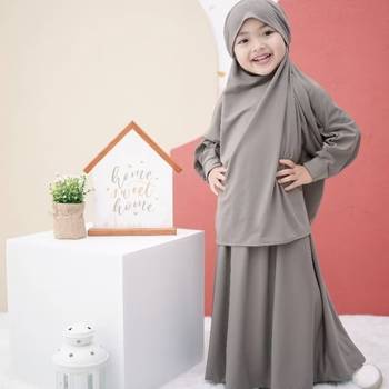kids jilbab abaya in fawn crepe – matching hijab set 1