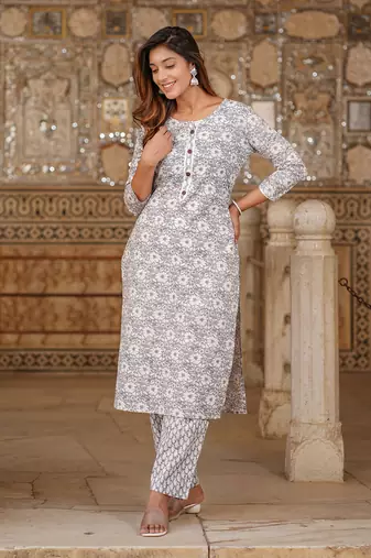 women white floral straight kurta pant set