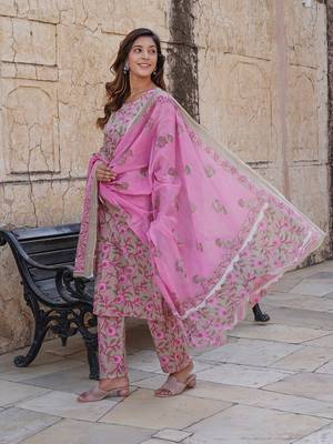 women cream floral straight kurta pant and dupatta set 3