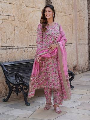 women cream floral straight kurta pant and dupatta set 4