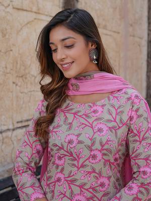 women cream floral straight kurta pant and dupatta set 5