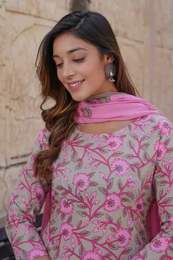 women cream floral straight kurta pant and dupatta set