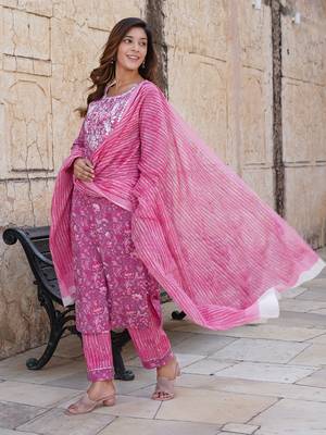 women pink floral straight kurta pant and dupatta set 2