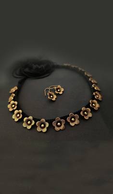 Golden Flower Necklace Set 1