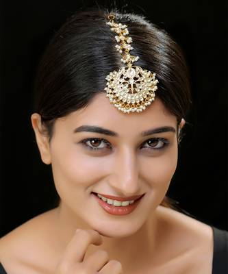 Gold finish kundan maangtika 1