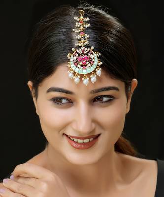 Multi gold finish kundan maangtika 1