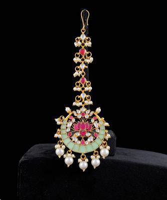 Multi gold finish kundan maangtika 2