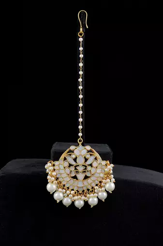 White gold finish mother of pearls maangtika