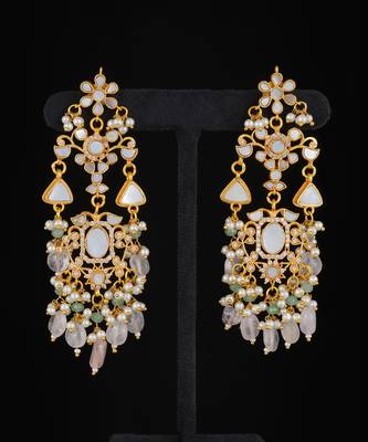 White gold finish kundan and mother of pearls necklace set 3