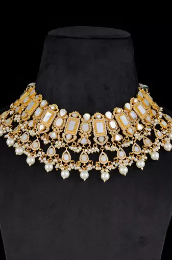 White gold finish necklace set