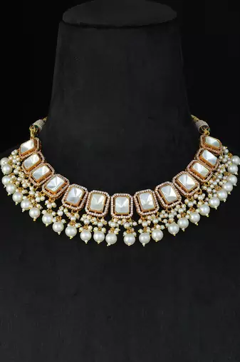 White faux polki necklace set