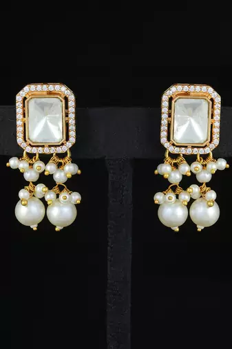 White faux polki necklace set