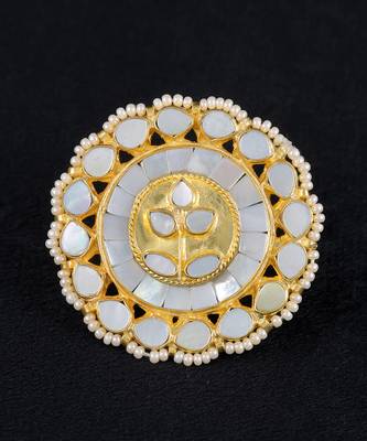 White gold finish kundan mother of pearls ring 2