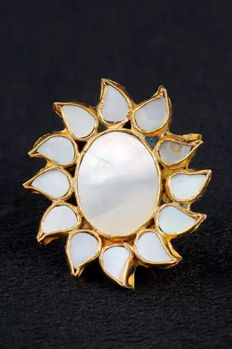 White gold finish kundan mother of pearls ring