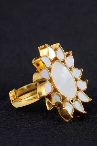 White gold finish kundan mother of pearls ring