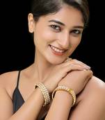 Gold gold finish kundan bangles