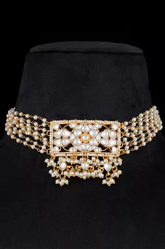 White gold finish kundan necklace set