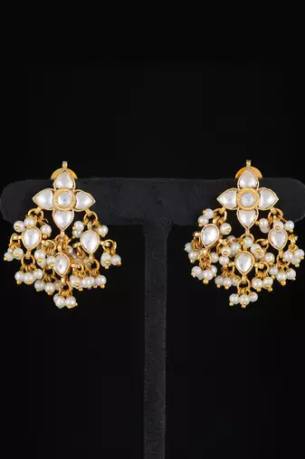 White gold finish kundan necklace set