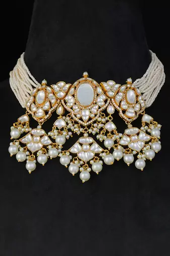 White gold finish kundan necklace set