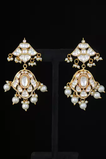 White gold finish kundan necklace set