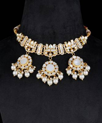 White gold finish kundan mother of pearls necklace set 2
