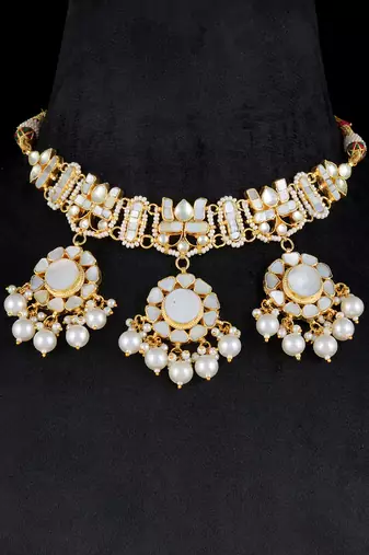 White gold finish kundan mother of pearls necklace set
