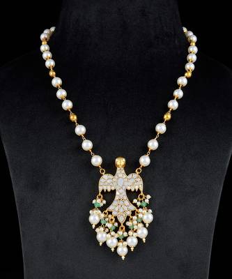 White gold finish kundan mother of pearls pendant 2