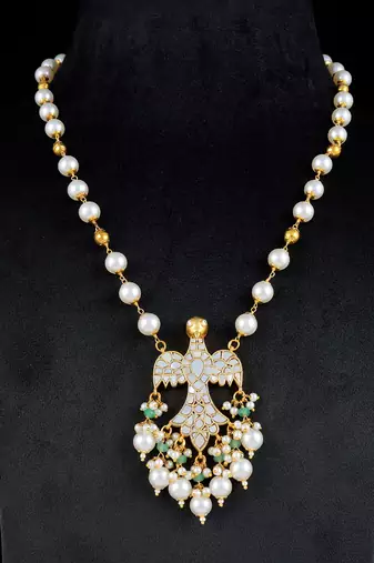 White gold finish kundan mother of pearls pendant