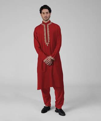 Red kashmiri tilla hand embroidered kurta set 4