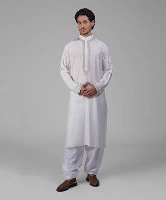 Ivory kashmiri tilla embroidered kurta set 3