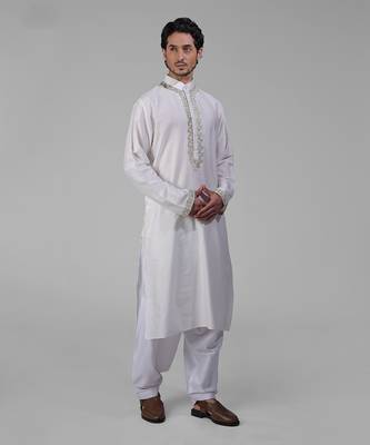 Ivory kashmiri tilla embroidered kurta set 4