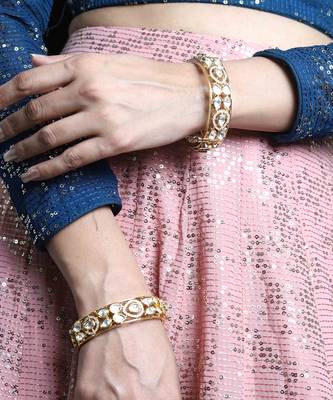 Golden glass kundan openable bangle 1