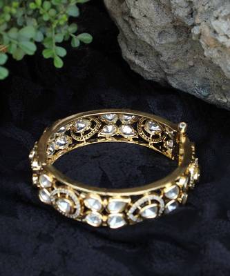 Golden glass kundan openable bangle 2