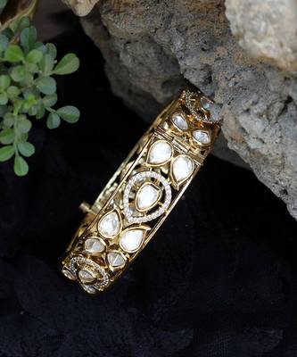Golden glass kundan openable bangle 3