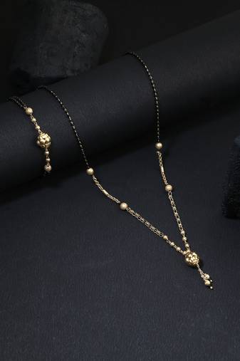 Gold-plated pearl jewellery set