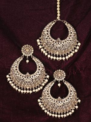 Gold-plated handcrafted yellow maang tikka with earrings 1