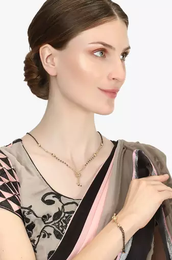 Gold-plated pearl jewellery set
