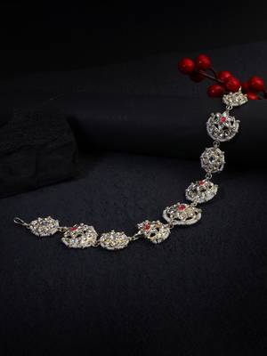 Women gold plated floral kundan pearl studded matha pati 3