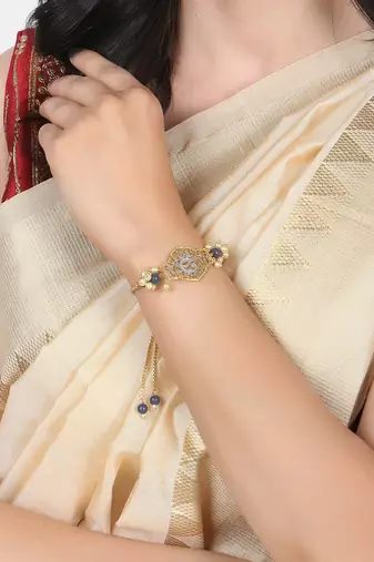Women gold-plated handcrafted link bracelet