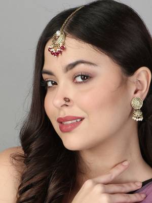 Pack of 3 gold-plated pearl-tessel earrings, maangtika & nosepin 2